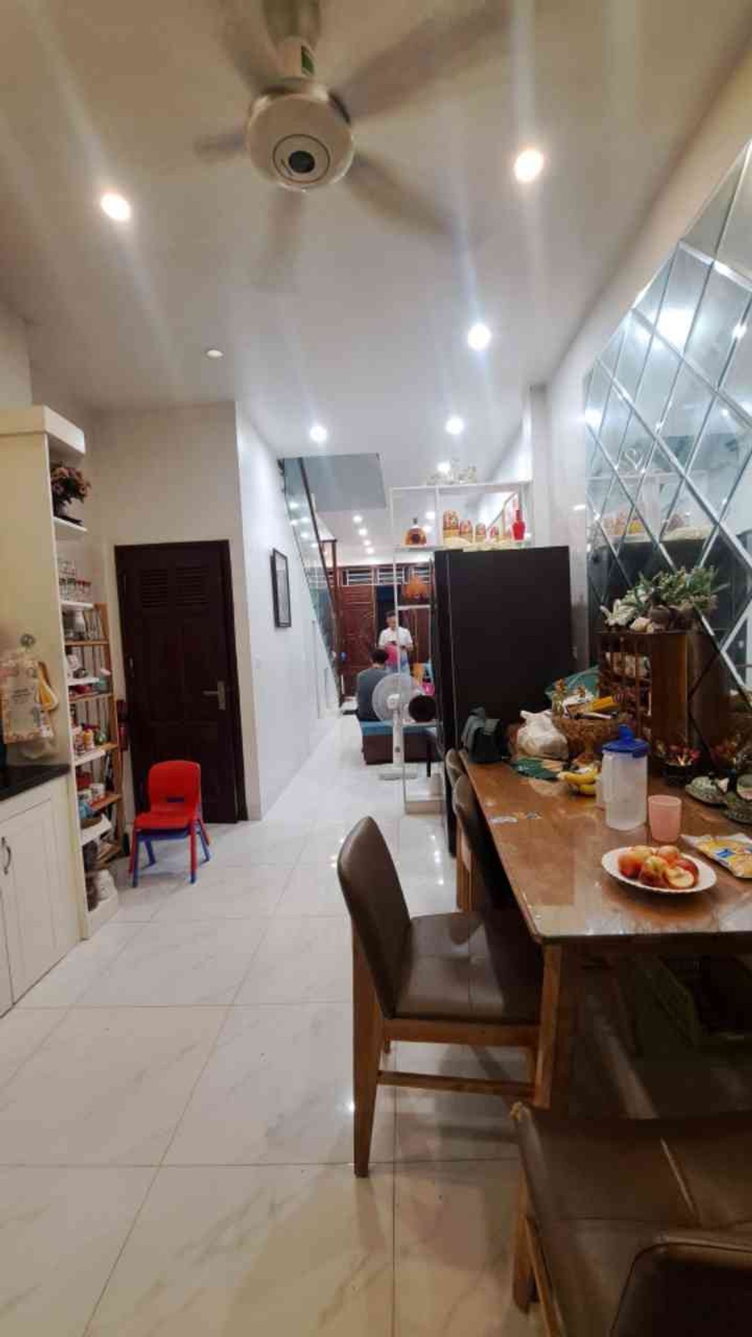 Bán nhà Đông Thiên - diện tích 48m2 4 tầng - Nhà đẹp, vị trí trung tâm - giá 18 tỷ