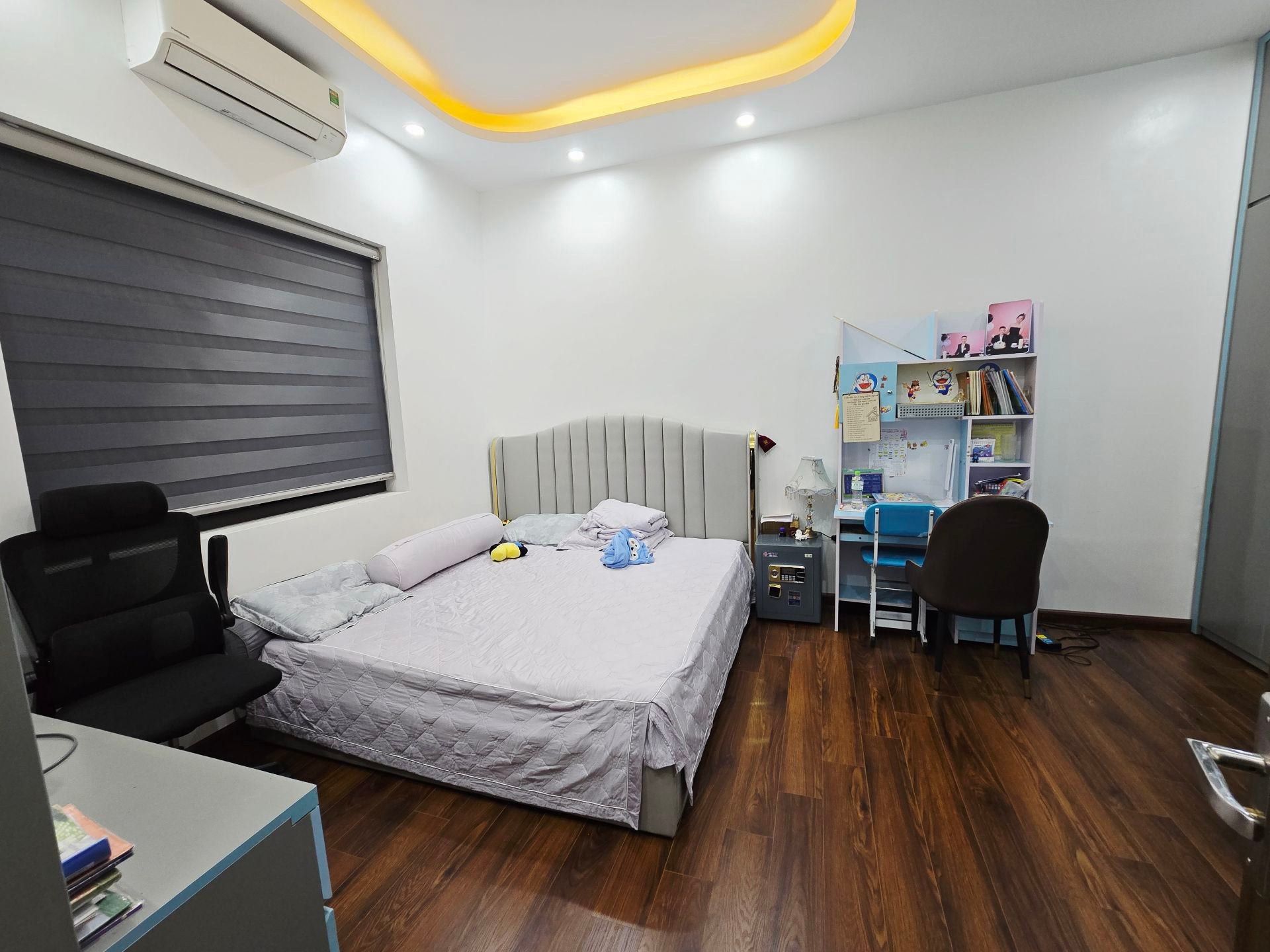 Bán nhà Nguyễn Khang - diện tích 96.1m2 6 tầng - Ô TÔ - giá 29,9 tỷ