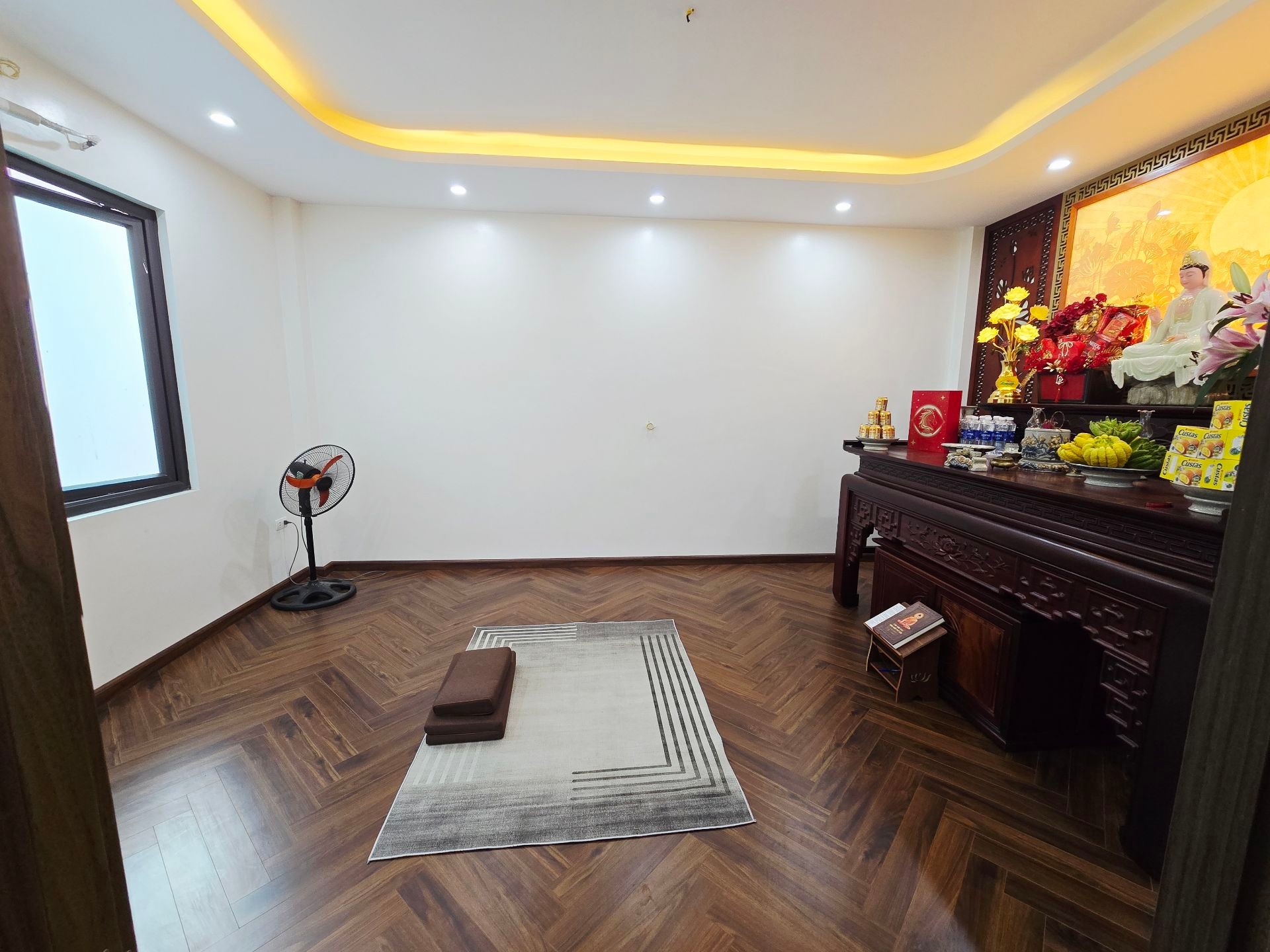 Bán nhà Nguyễn Khang - diện tích 96.1m2 6 tầng - Ô TÔ - giá 29,9 tỷ