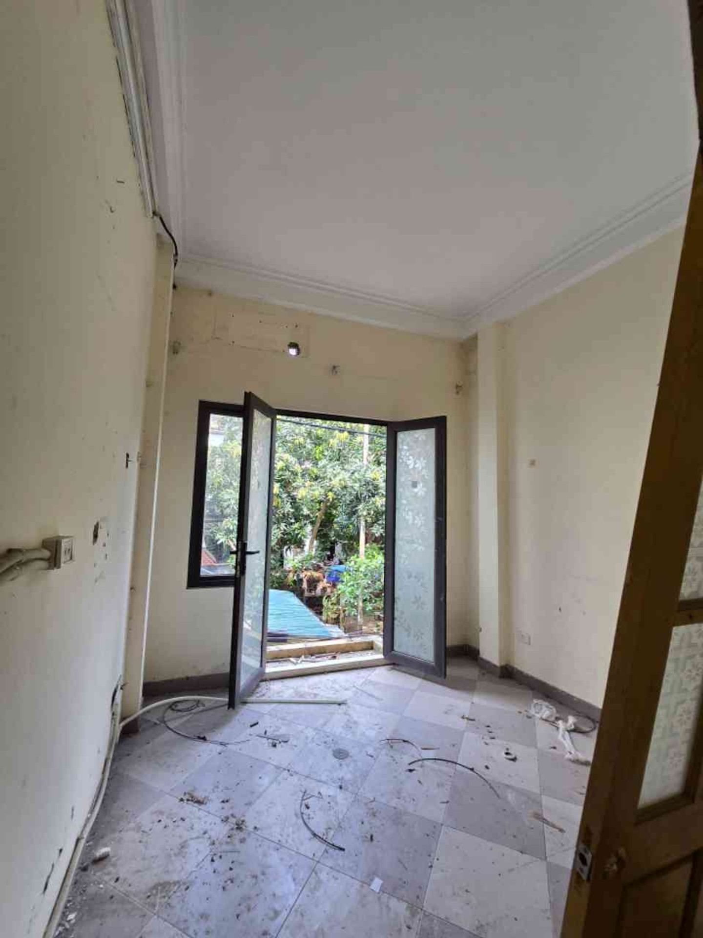 Bán nhà Nguyễn Khoái - diện tích 35m2 4 tầng - View hồ, ô tô đỗ cách nhà 10m - giá 6,3 tỷ