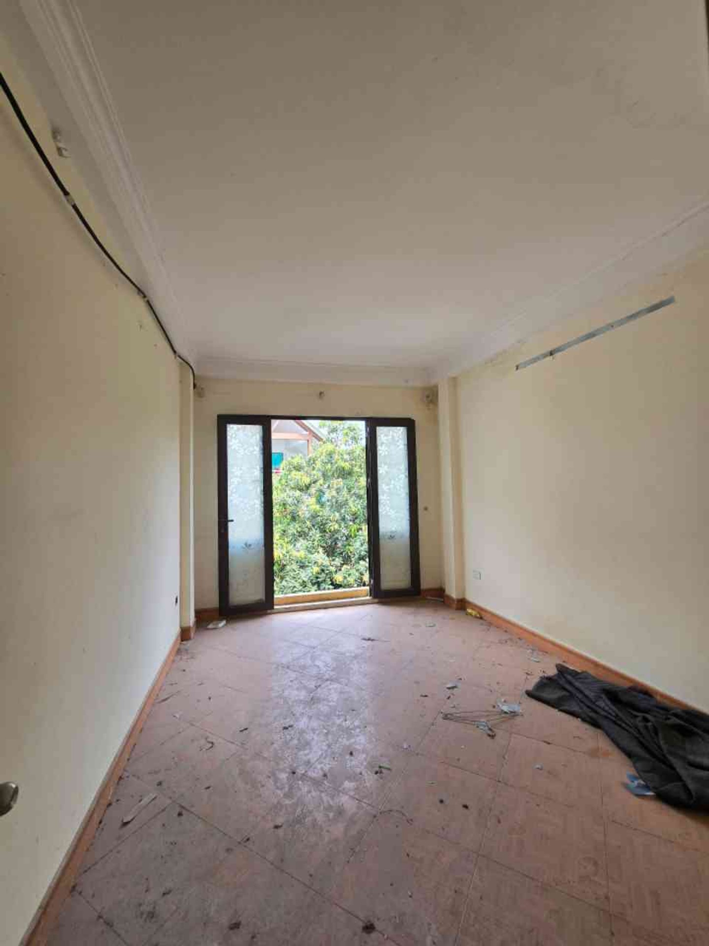 Bán nhà Nguyễn Khoái - diện tích 35m2 4 tầng - View hồ, ô tô đỗ cách nhà 10m - giá 6,3 tỷ