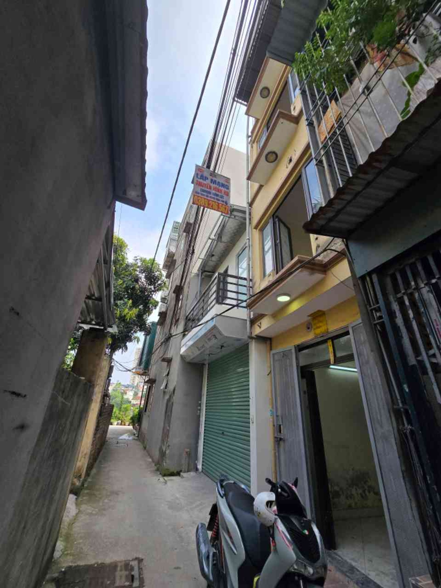 Bán nhà Nguyễn Khoái - diện tích 35m2 4 tầng - View hồ, ô tô đỗ cách nhà 10m - giá 6,3 tỷ