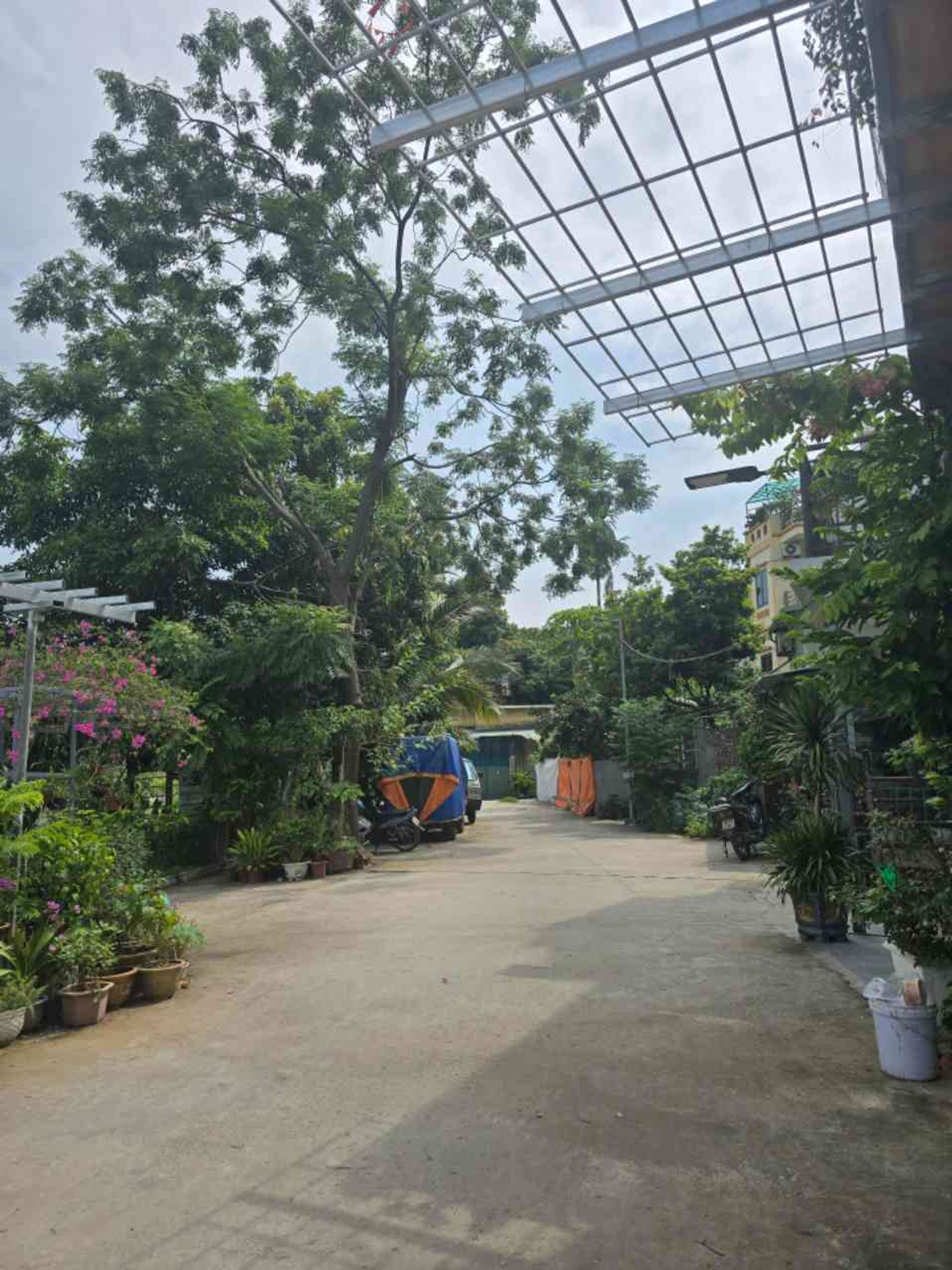 Bán nhà Nguyễn Khoái - diện tích 35m2 4 tầng - View hồ, ô tô đỗ cách nhà 10m - giá 6,3 tỷ