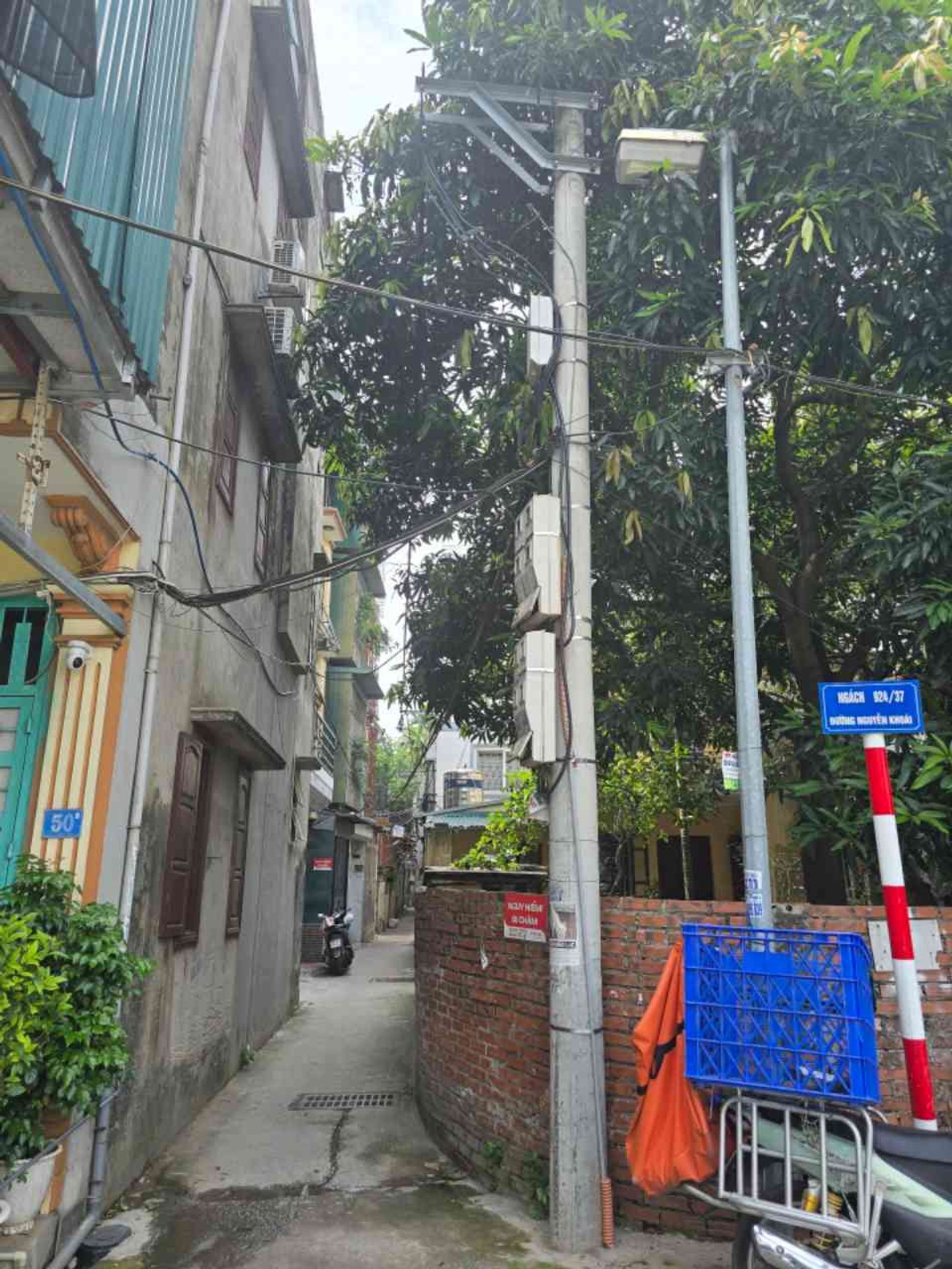 Bán nhà Nguyễn Khoái - diện tích 35m2 4 tầng - View hồ, ô tô đỗ cách nhà 10m - giá 6,3 tỷ