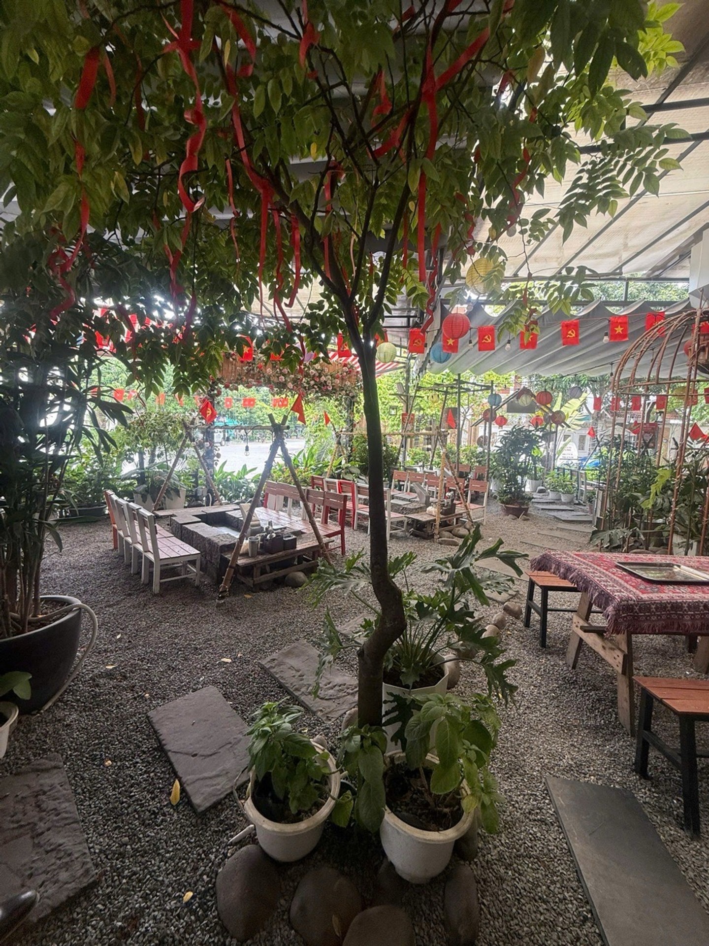 Bán nhà Linh Đàm - diện tích 263m2 4 tầng - Biệt Thư ViP Tây Nam - giá 147 tỷ