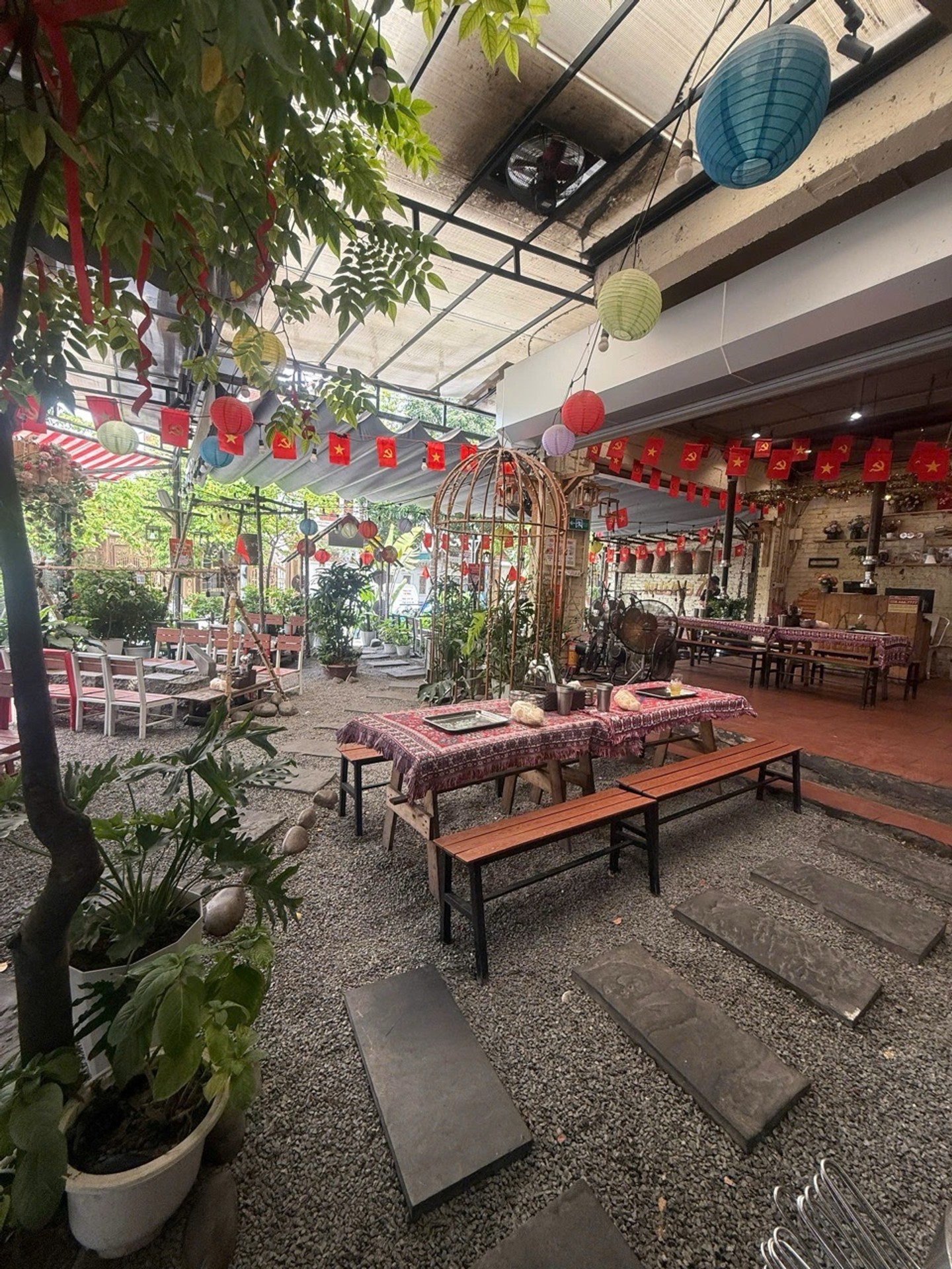 Bán nhà Linh Đàm - diện tích 263m2 4 tầng - Biệt Thư ViP Tây Nam - giá 147 tỷ