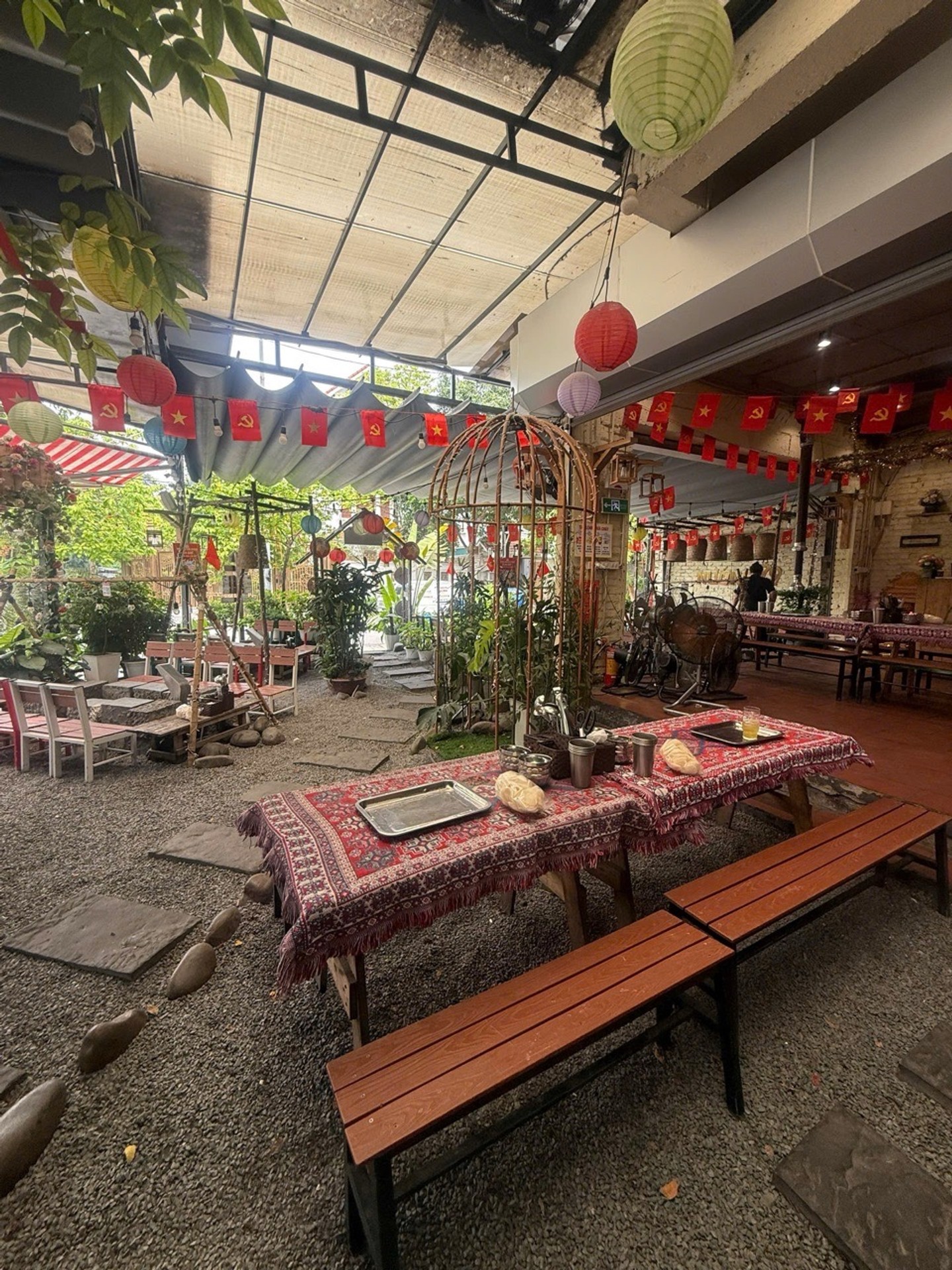 Bán nhà Linh Đàm - diện tích 263m2 4 tầng - Biệt Thư ViP Tây Nam - giá 147 tỷ