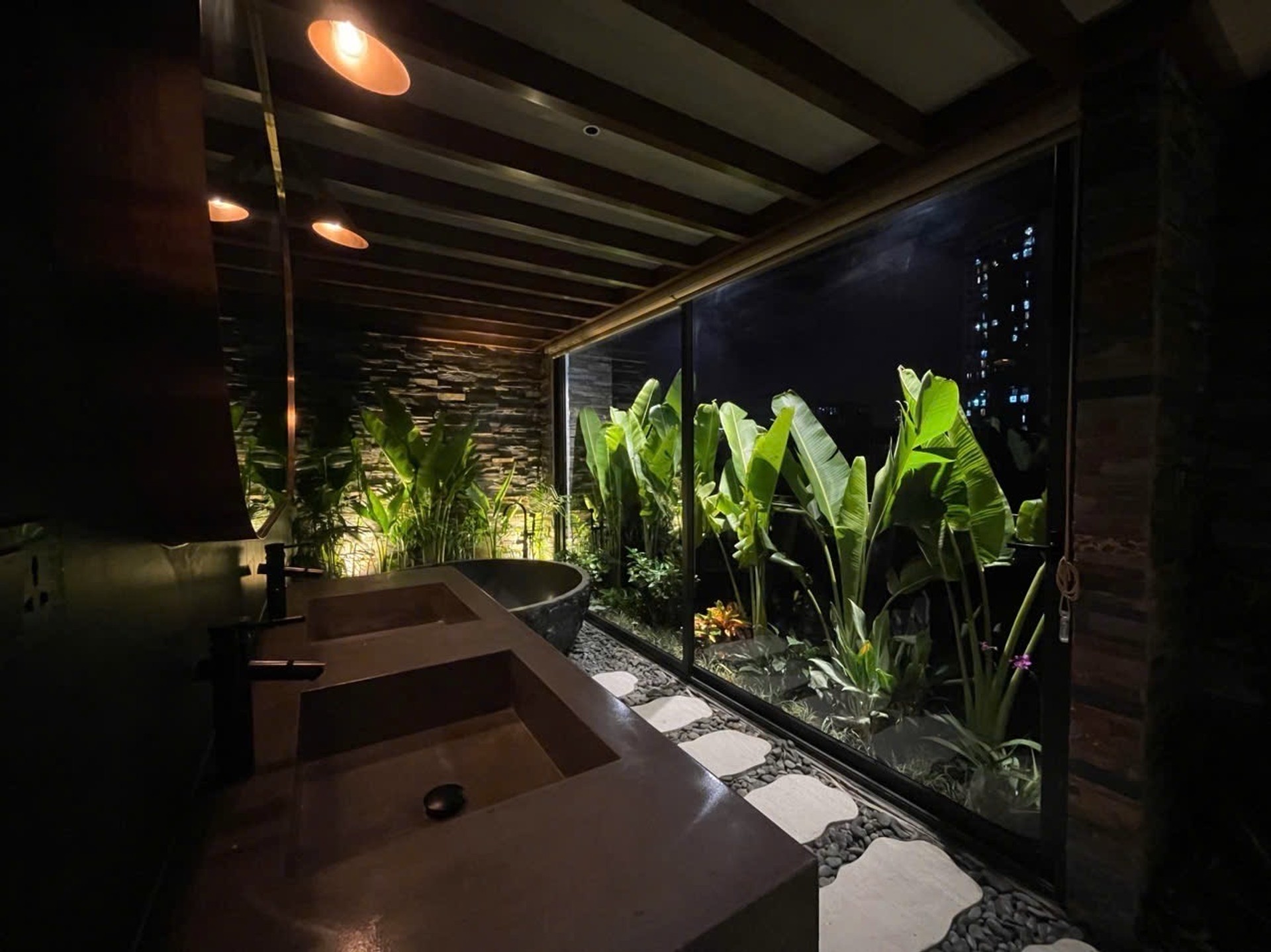 Bán nhà Tô Vĩnh Diện - diện tích 80m2 7 tầng - ô tô tránh - giá 41,8 tỷ