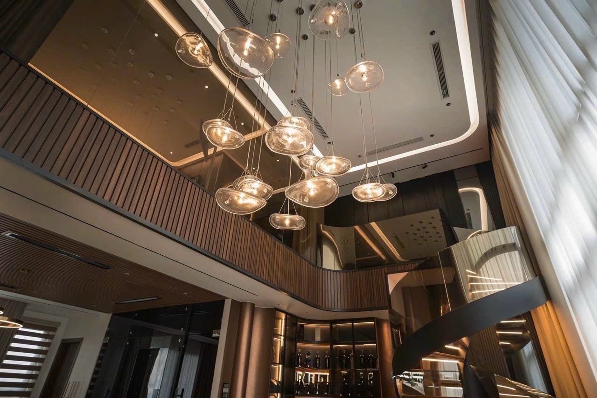 Bán nhà Tô Vĩnh Diện - diện tích 80m2 7 tầng - ô tô tránh - giá 41,8 tỷ