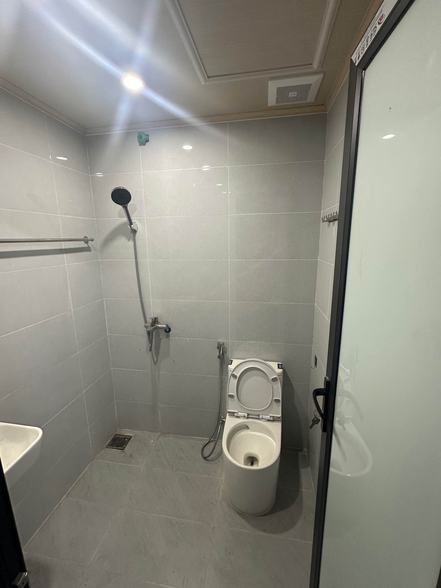 Bán nhà Lê Trọng Tấn - diện tích 80m2 4 tầng - Lô góc thoáng sáng - giá 8,1 tỷ