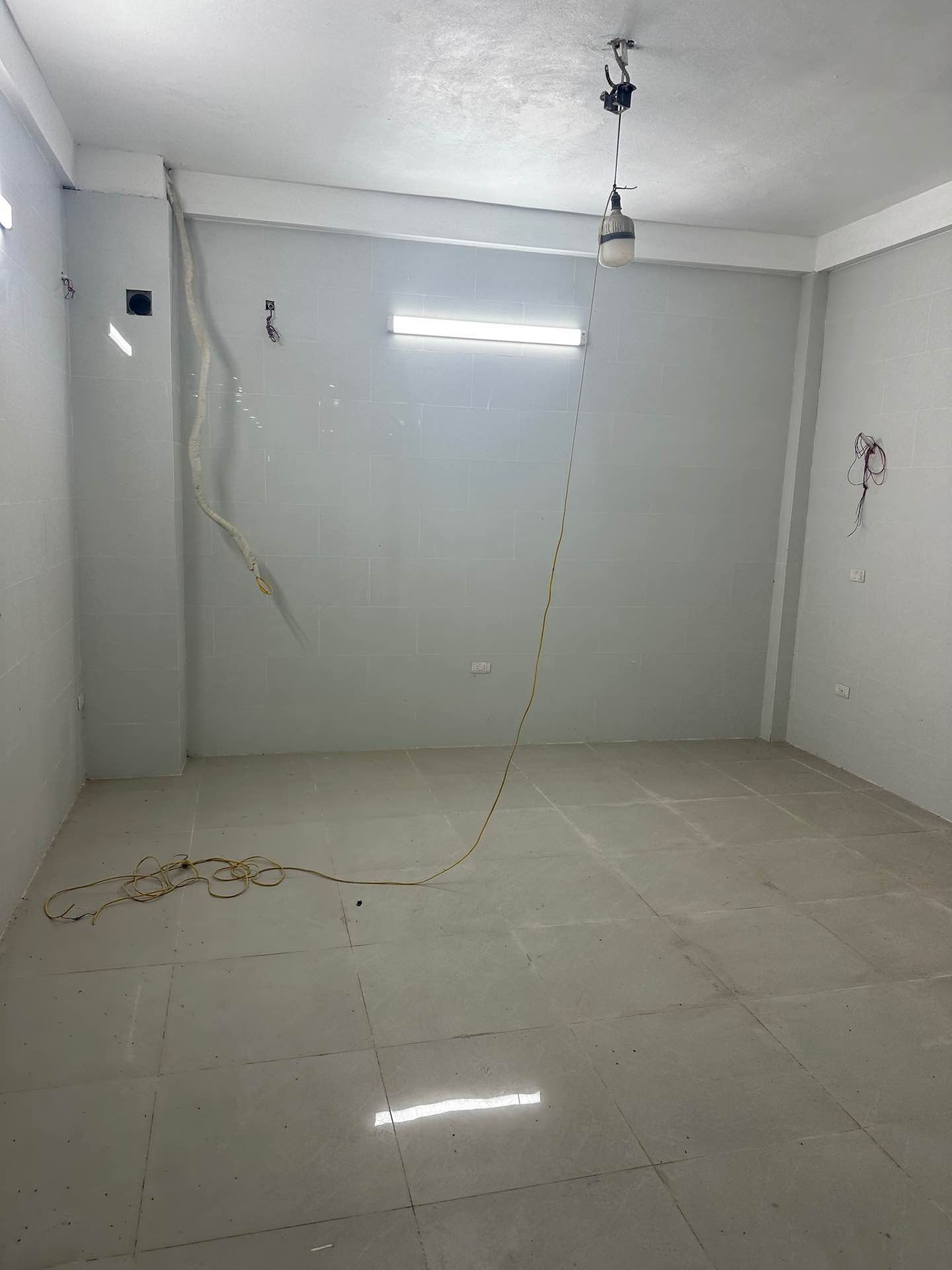 Bán nhà Lê Trọng Tấn - diện tích 80m2 4 tầng - Lô góc thoáng sáng - giá 8,1 tỷ