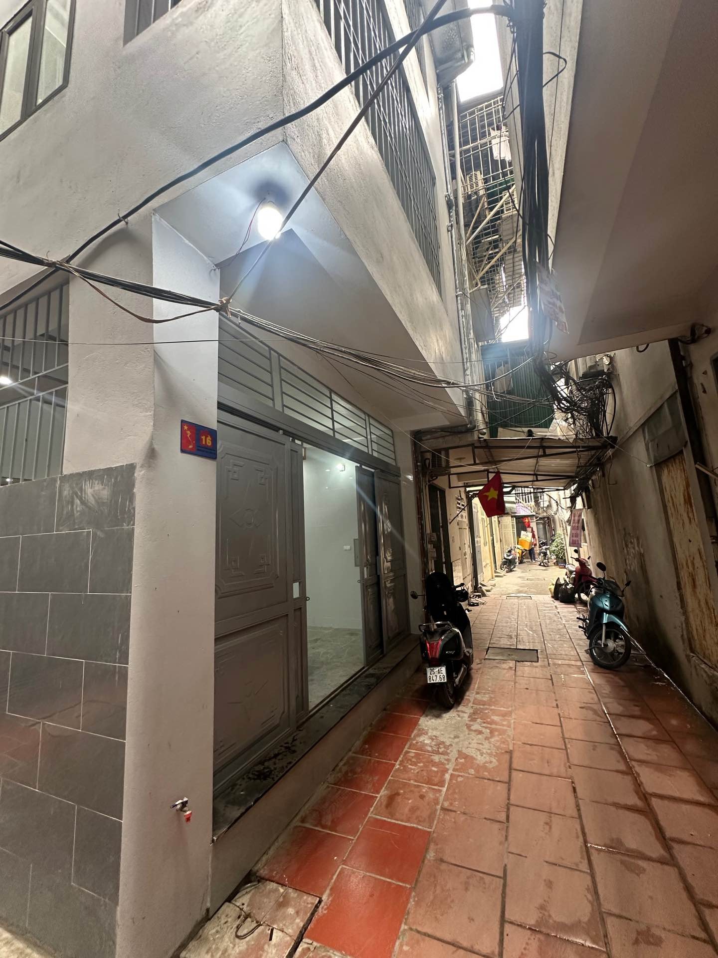 Bán nhà Lê Trọng Tấn - diện tích 80m2 4 tầng - Lô góc thoáng sáng - giá 8,1 tỷ