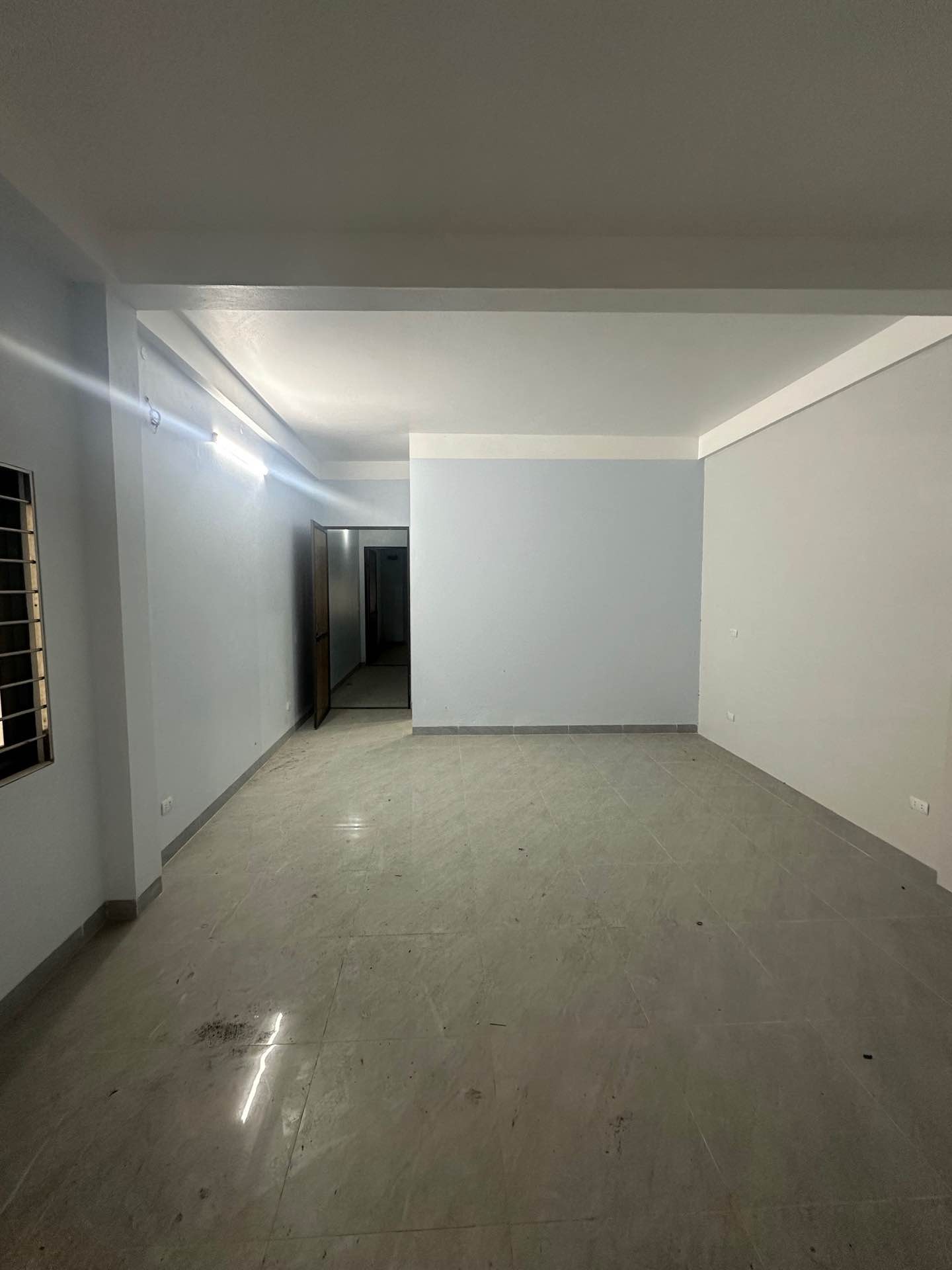 Bán nhà Lê Trọng Tấn - diện tích 80m2 4 tầng - Lô góc thoáng sáng - giá 8,1 tỷ