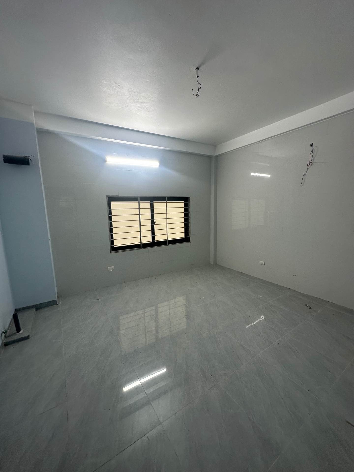 Bán nhà Lê Trọng Tấn - diện tích 80m2 4 tầng - Lô góc thoáng sáng - giá 8,1 tỷ