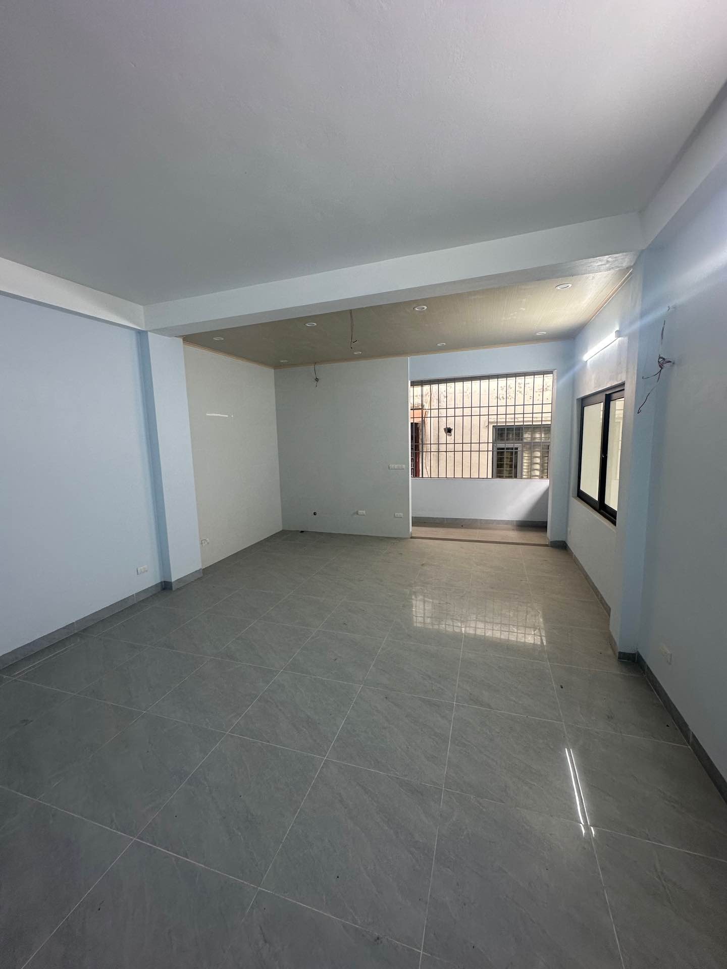 Bán nhà Lê Trọng Tấn - diện tích 80m2 4 tầng - Lô góc thoáng sáng - giá 8,1 tỷ