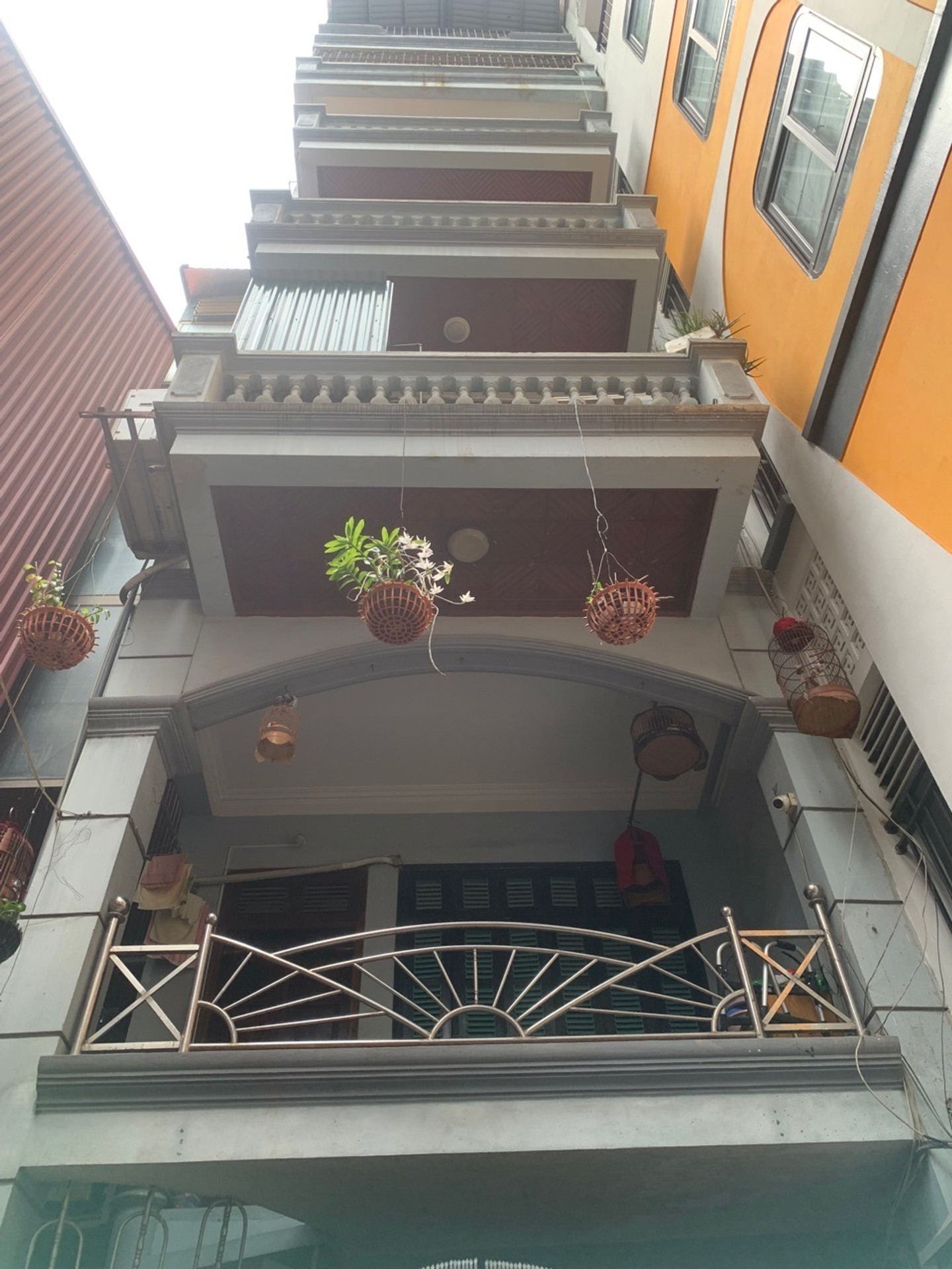 Bán nhà Tây Sơn - diện tích 87m2 7 tầng - Ngõ To Rộng Ô tô Đỗ cửa - giá 32 tỷ