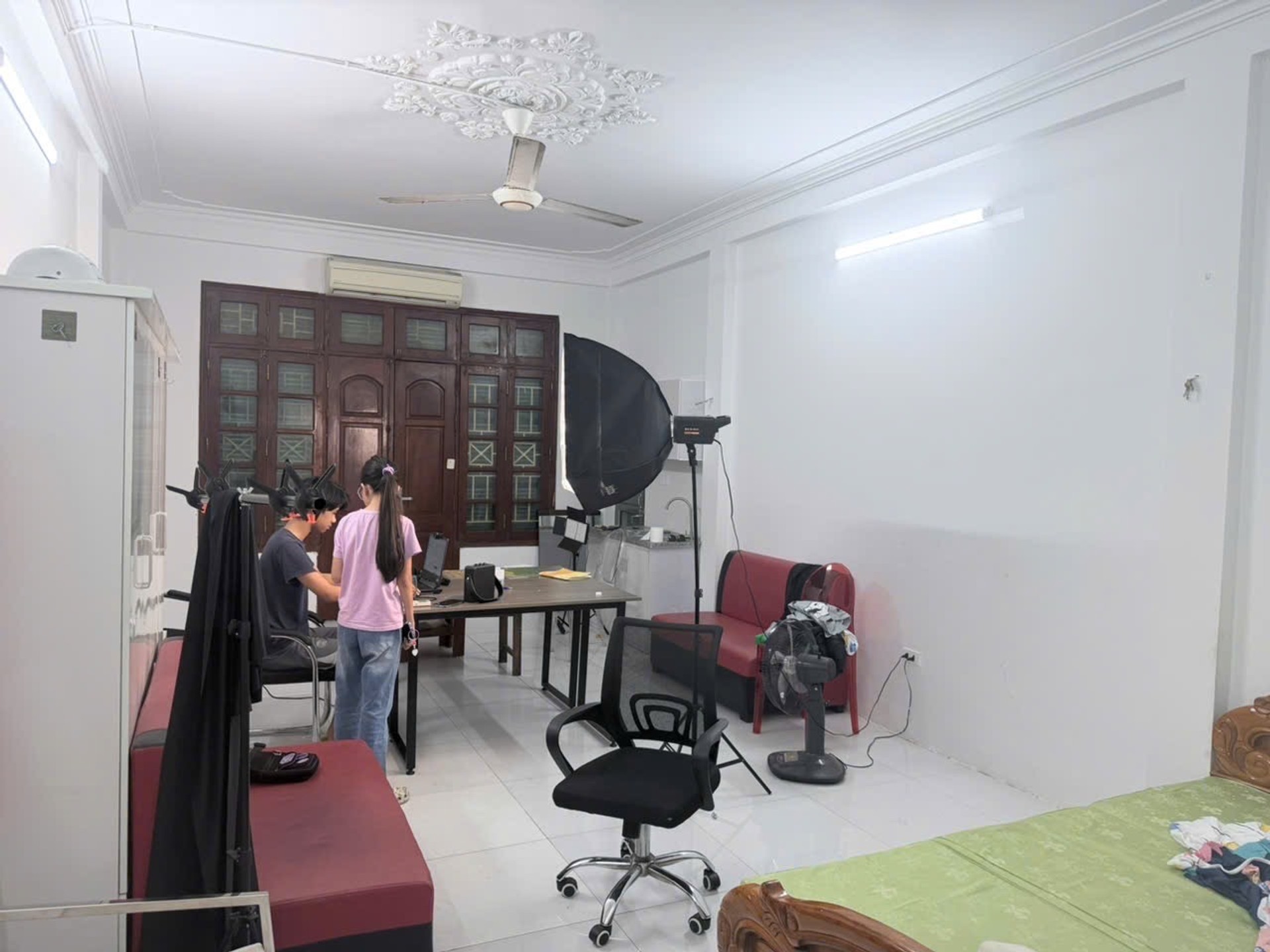 Bán nhà Tây Sơn - diện tích 87m2 7 tầng - Ngõ To Rộng Ô tô Đỗ cửa - giá 32 tỷ