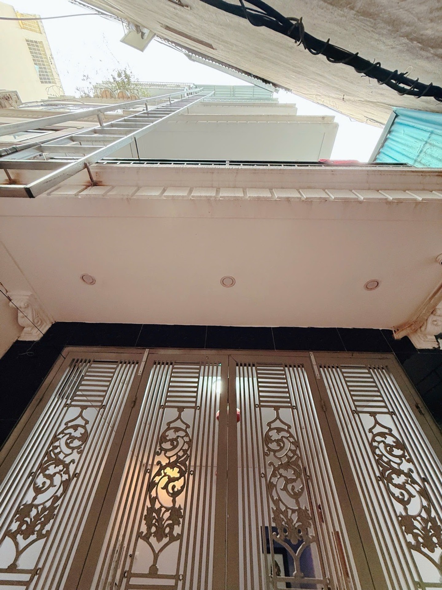 Bán nhà Định Công Thượng - diện tích 40m2 4 tầng - Nhà dòng tiền - giá 10 tỷ
