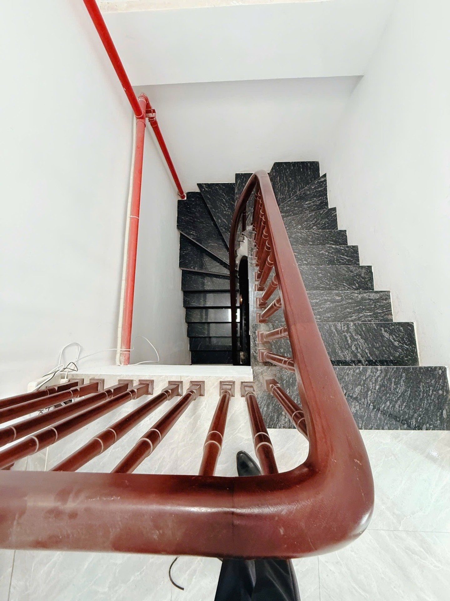 Bán nhà Định Công Thượng - diện tích 40m2 4 tầng - Nhà dòng tiền - giá 10 tỷ