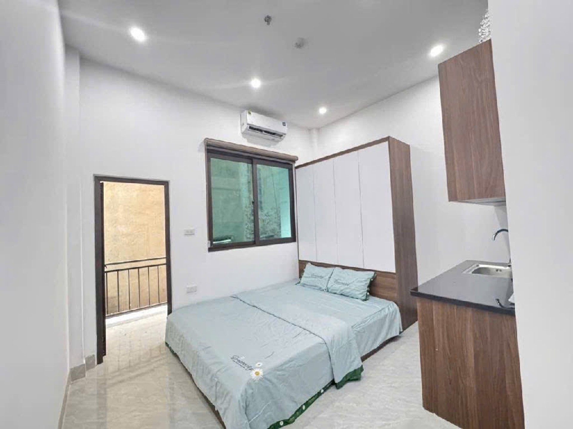 Bán nhà Định Công Thượng - diện tích 40m2 4 tầng - Nhà dòng tiền - giá 10 tỷ