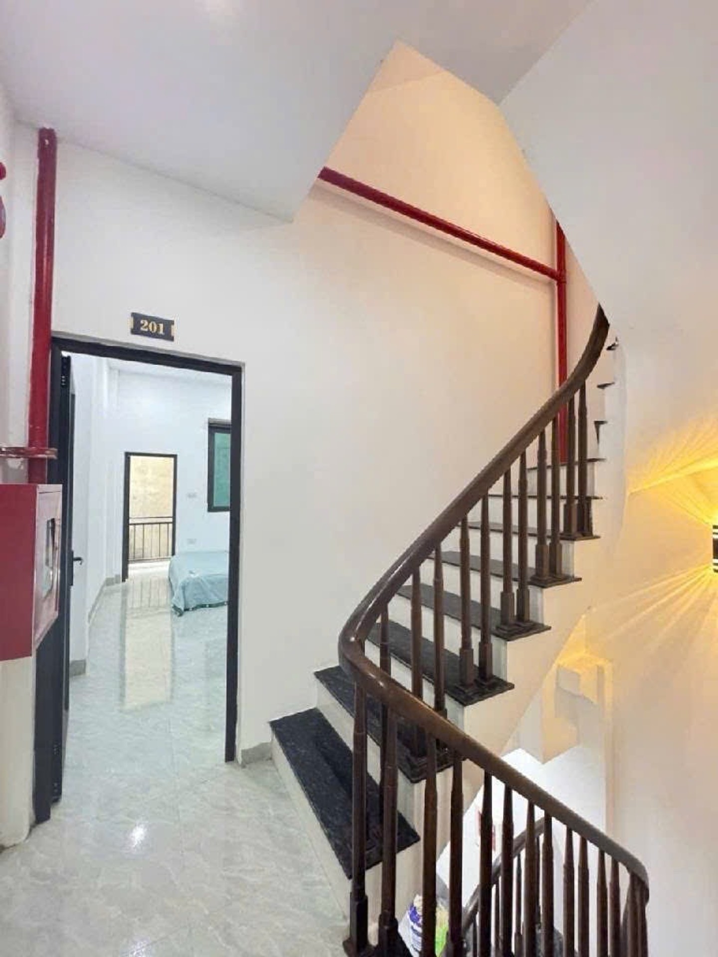 Bán nhà Định Công Thượng - diện tích 40m2 4 tầng - Nhà dòng tiền - giá 10 tỷ