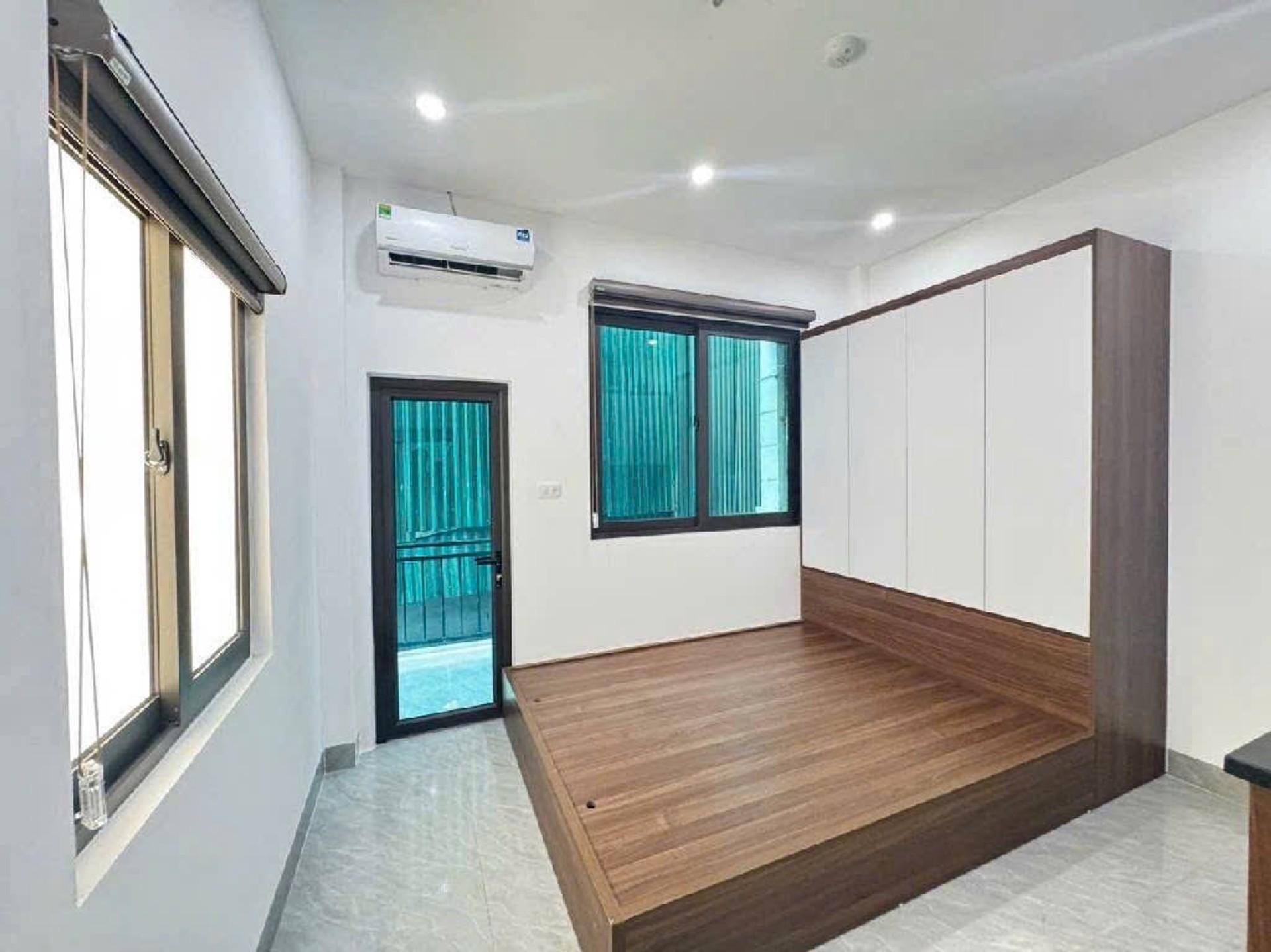 Bán nhà Định Công Thượng - diện tích 40m2 4 tầng - Nhà dòng tiền - giá 10 tỷ