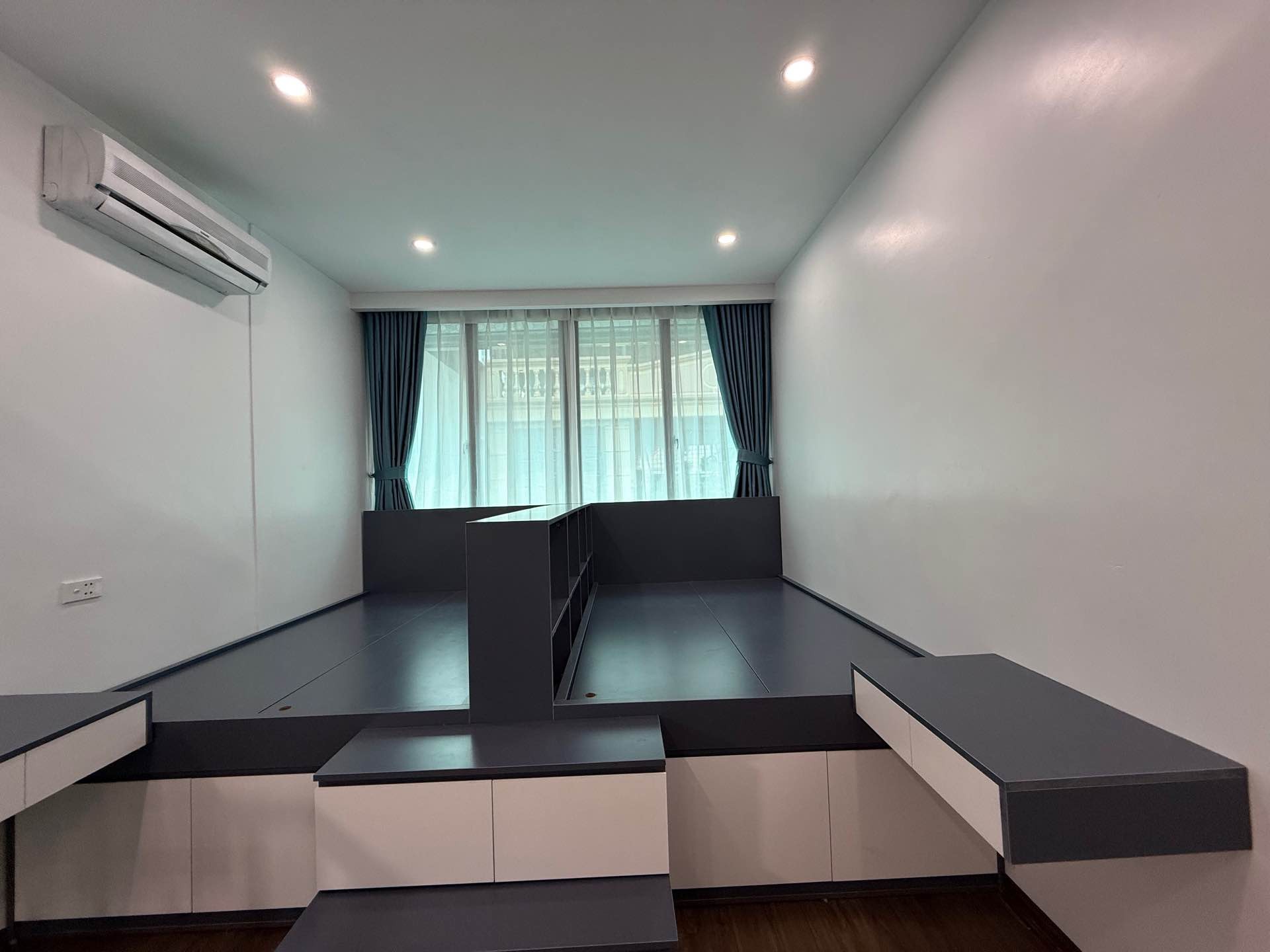 Bán nhà Tập thể Dệt Phố 8/3 - diện tích 95m2 2 tầng - Gần trường mầm non, chợ - giá 3,78 tỷ