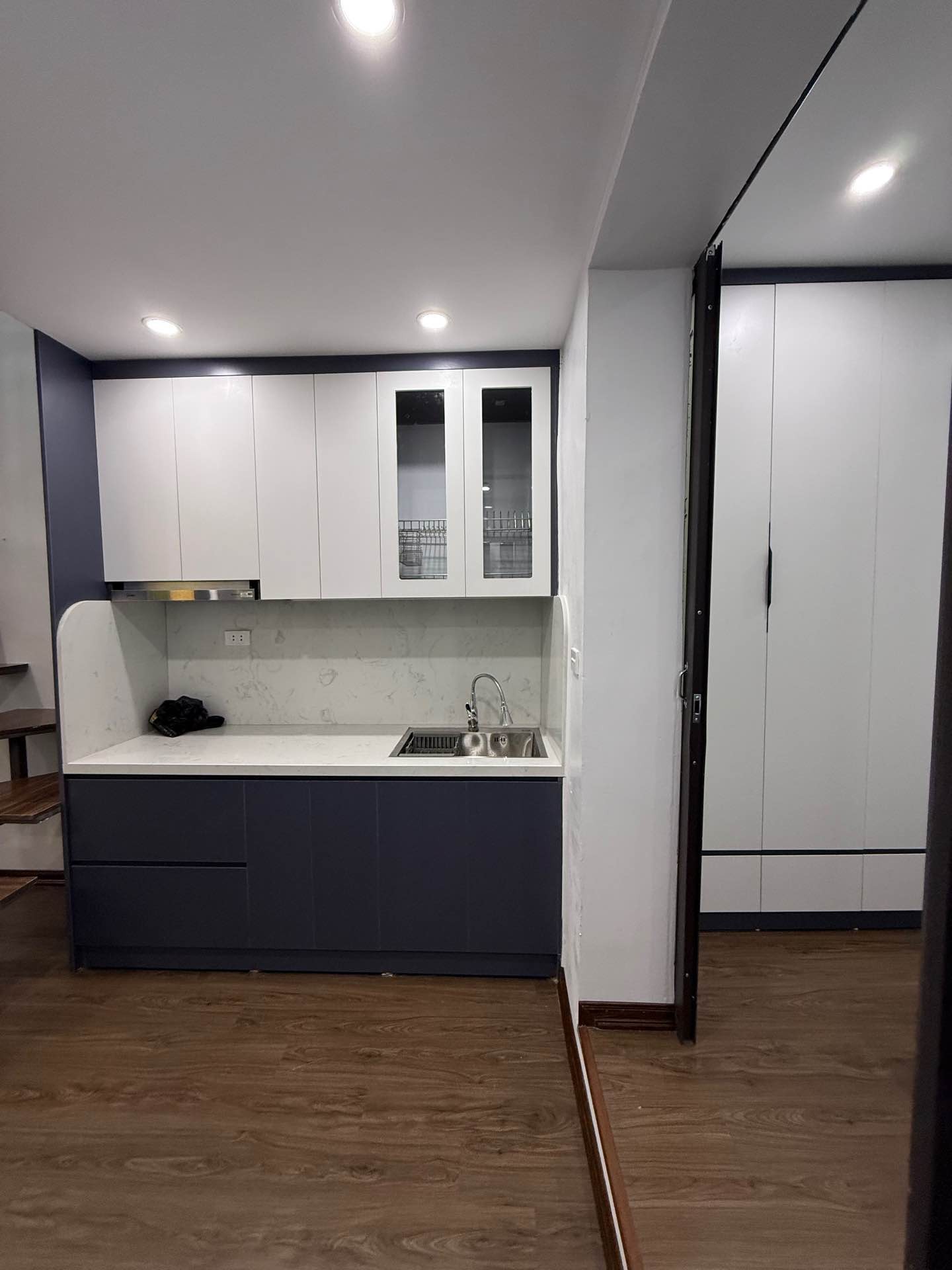 Bán nhà Tập thể Dệt Phố 8/3 - diện tích 95m2 2 tầng - Gần trường mầm non, chợ - giá 3,78 tỷ