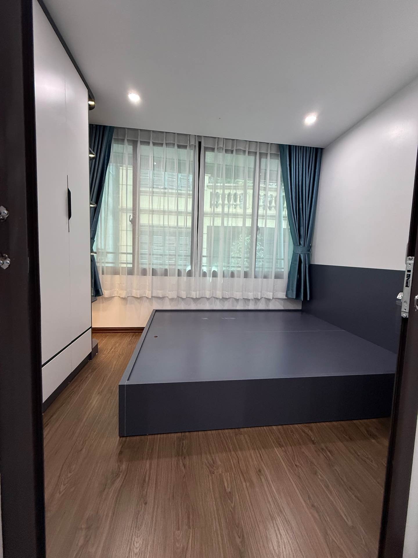 Bán nhà Tập thể Dệt Phố 8/3 - diện tích 95m2 2 tầng - Gần trường mầm non, chợ - giá 3,78 tỷ