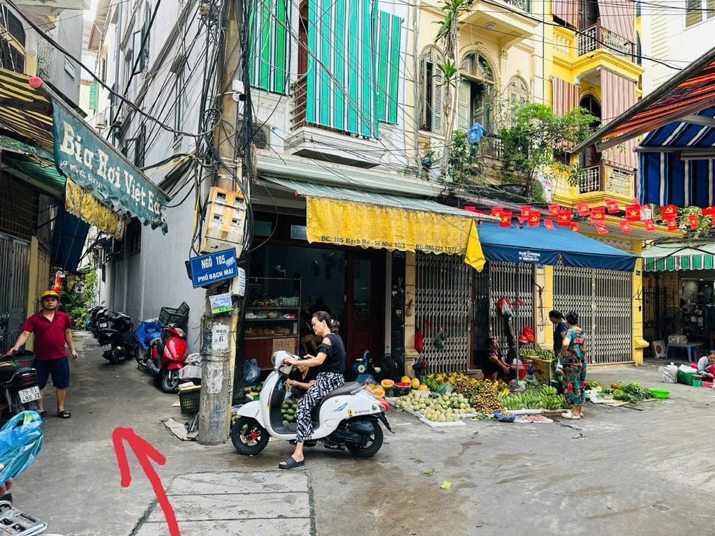 Bán nhà Bạch Mai - diện tích 41m2 3 tầng - Ô TÔ SÁT NHÀ - giá 9,5 tỷ