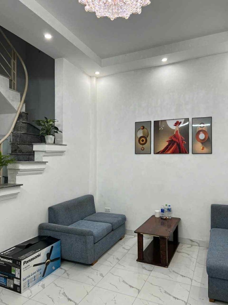 Bán nhà Bạch Mai - diện tích 41m2 3 tầng - Ô TÔ SÁT NHÀ - giá 9,5 tỷ