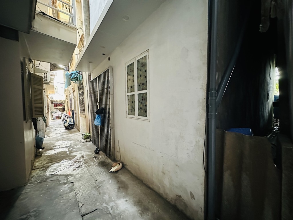 Bán nhà Bạch Mai - diện tích 41m2 3 tầng - Ô TÔ SÁT NHÀ - giá 9,5 tỷ