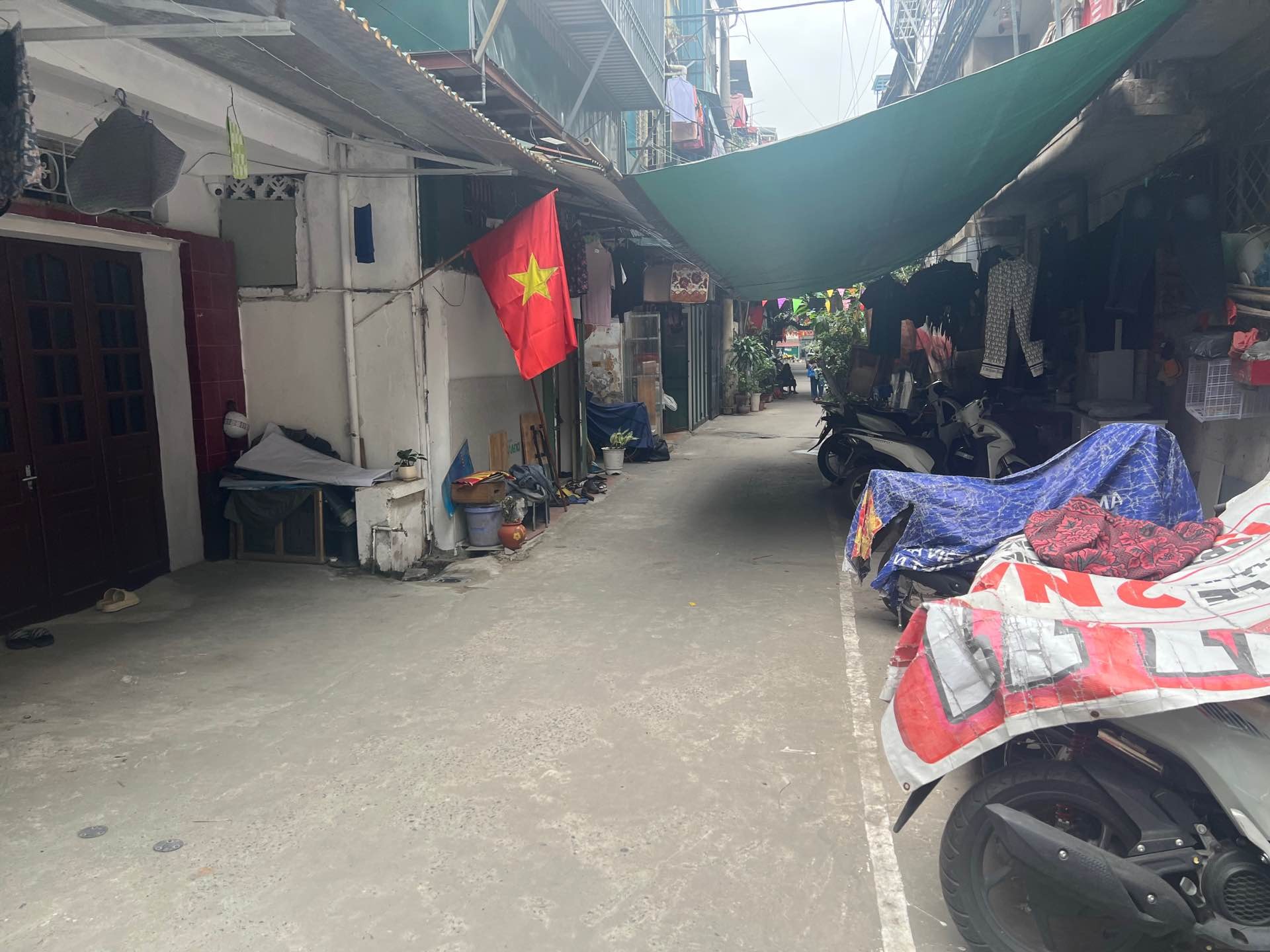 Bán nhà Trần Khát Chân - diện tích 35m2 2 tầng - Ngõ thông kinh doanh - giá 8 tỷ