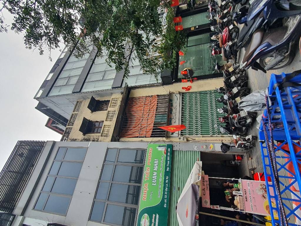 Bán nhà Đại La - diện tích 166m2 3 tầng - Mặt phố vỉa hè kinh doanh sầm uất - giá 63 tỷ