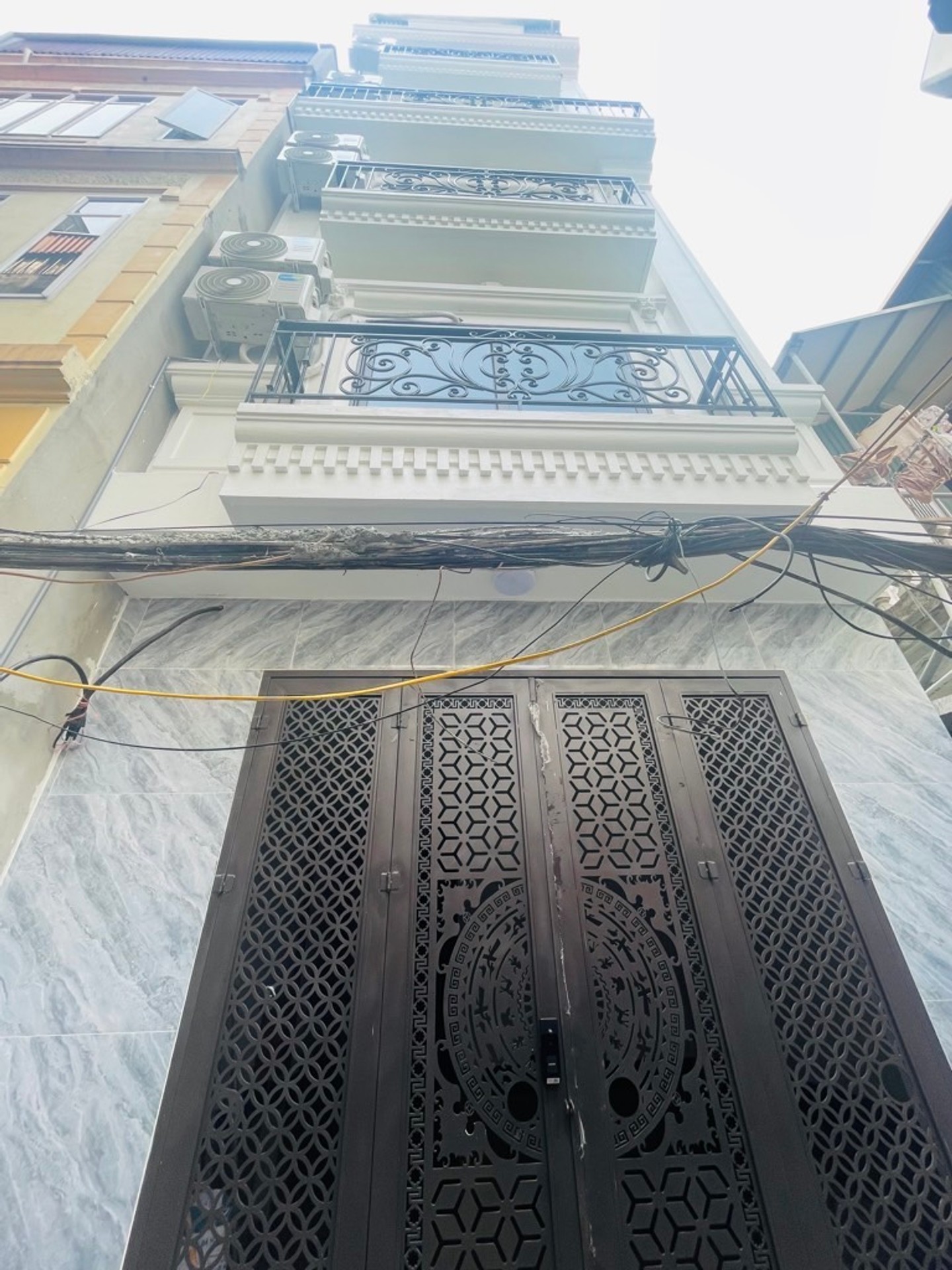 Bán nhà Lĩnh Nam - diện tích 50m2 6 tầng - Nhà mới, cho thuê 50tr/tháng - giá 12,5 tỷ