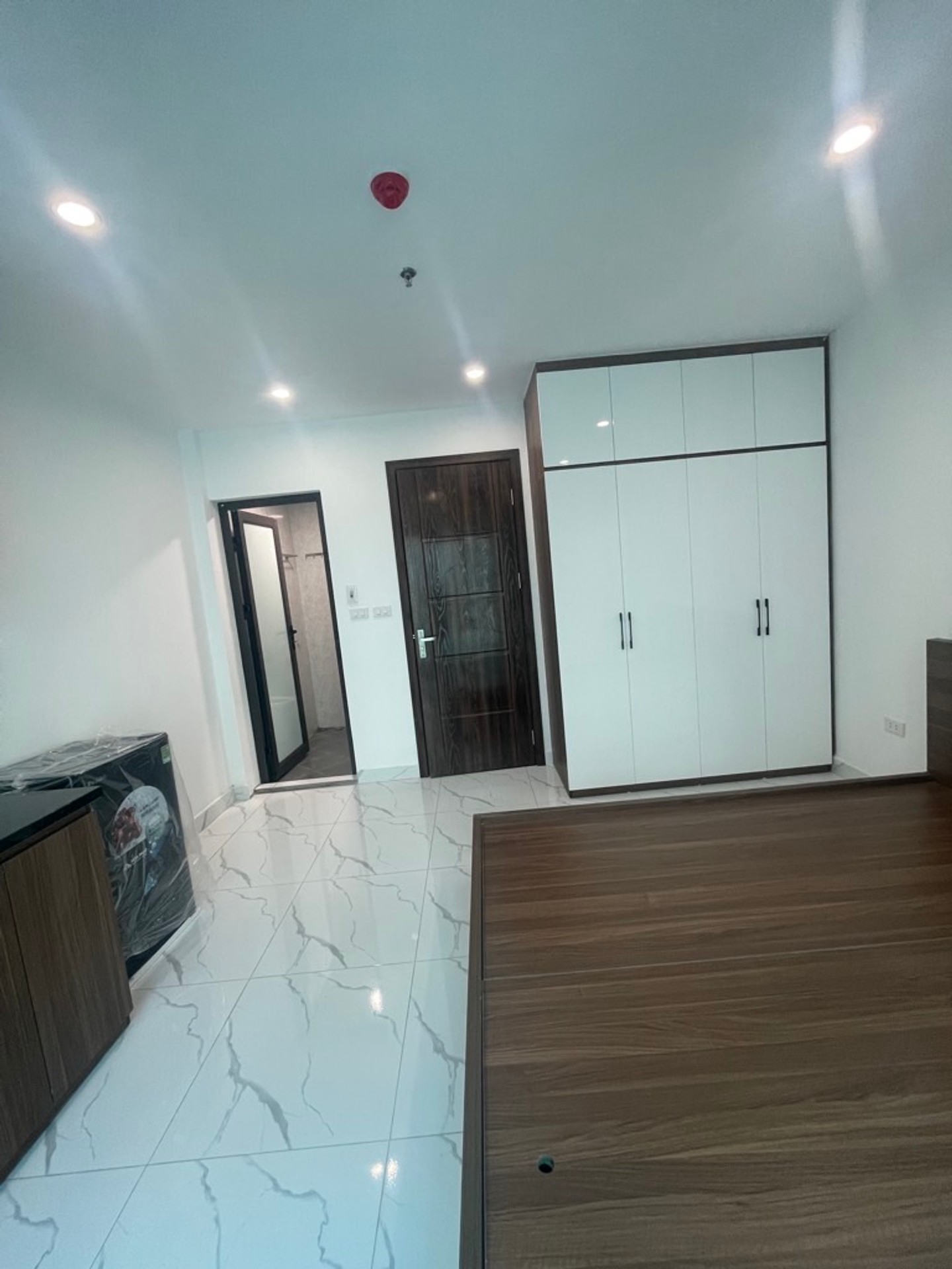 Bán nhà Lĩnh Nam - diện tích 50m2 6 tầng - Nhà mới, cho thuê 50tr/tháng - giá 12,5 tỷ
