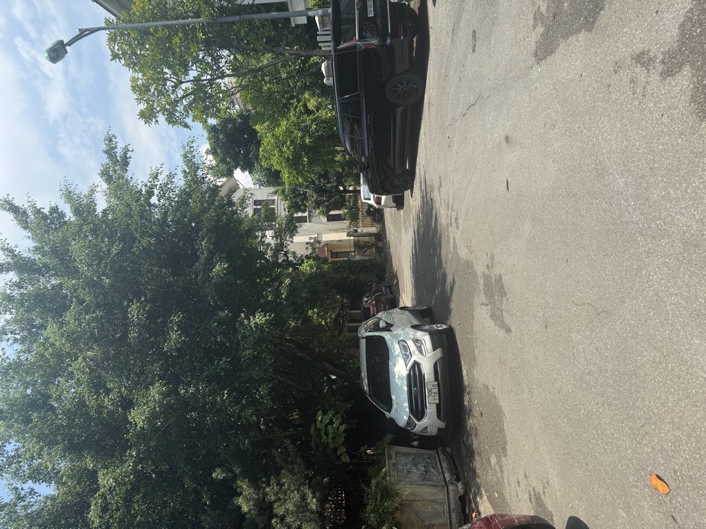 Bán nhà Bán đảo Linh Đàm - diện tích 250m2 4 tầng - Biệt thự siêu VIP - giá 73 tỷ