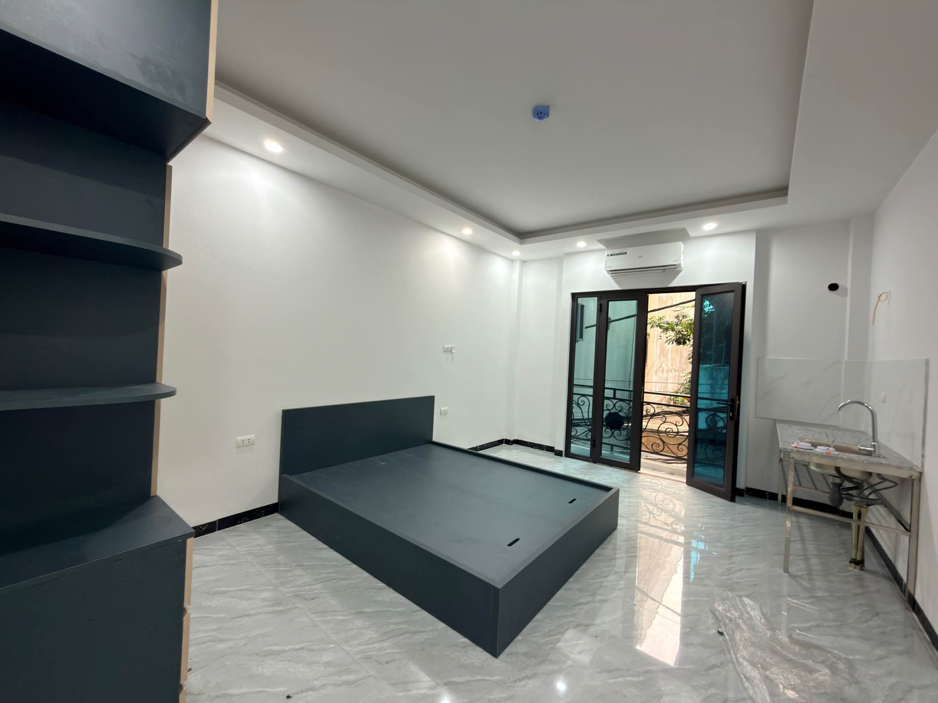 Bán nhà Lĩnh Nam - diện tích 53m2 6 tầng - Ô TÔ TRÁNH CHỈ 100m - giá 12,6 tỷ