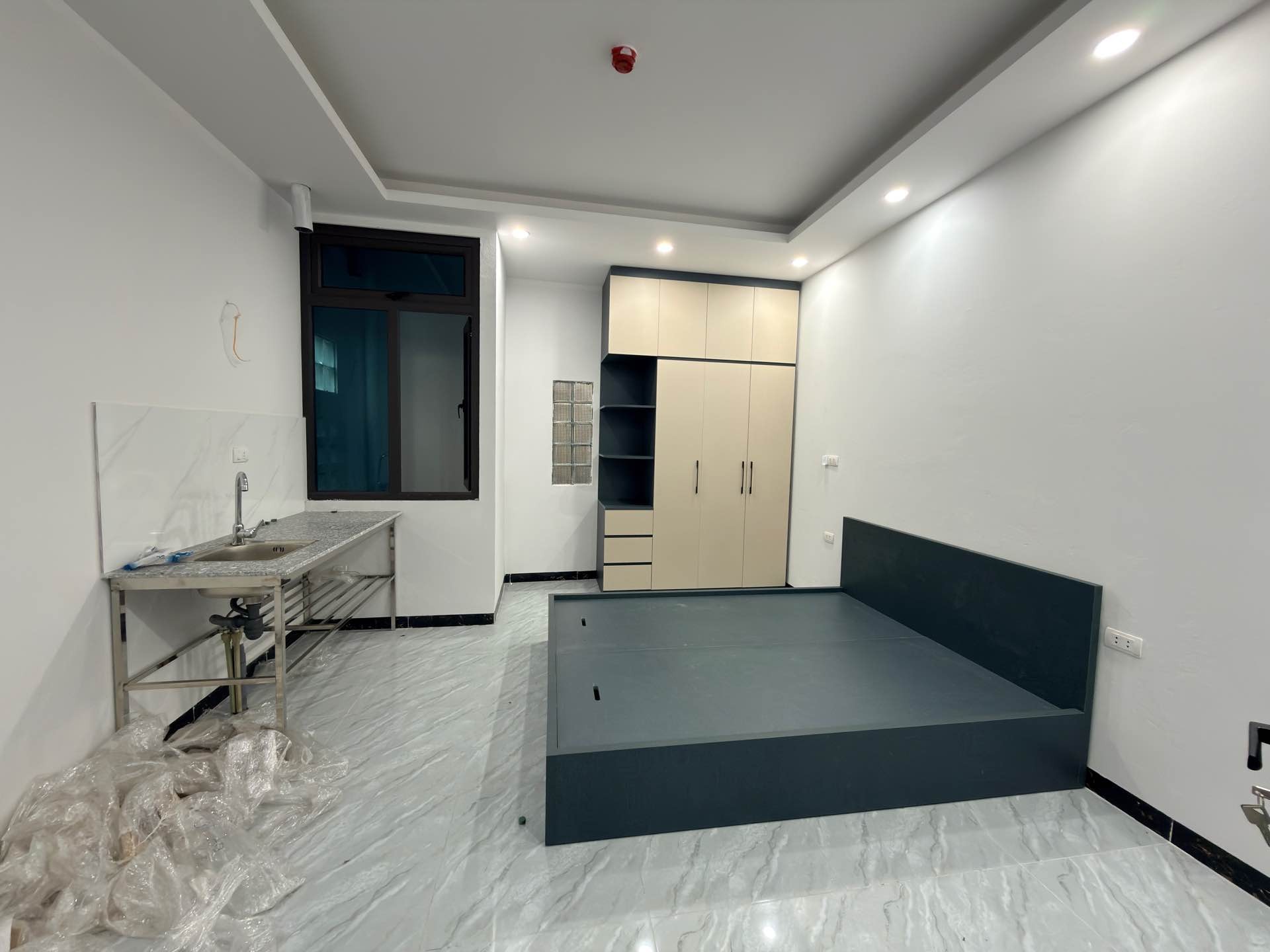 Bán nhà Lĩnh Nam - diện tích 53m2 6 tầng - Ô TÔ TRÁNH CHỈ 100m - giá 12,6 tỷ