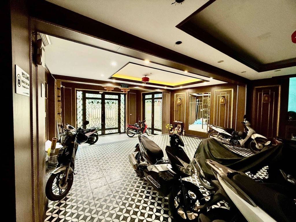 Bán nhà Trần Duy Hưng - diện tích 101m2 7 tầng - Khách sạn full nội thất đẳng cấp - giá 32 tỷ