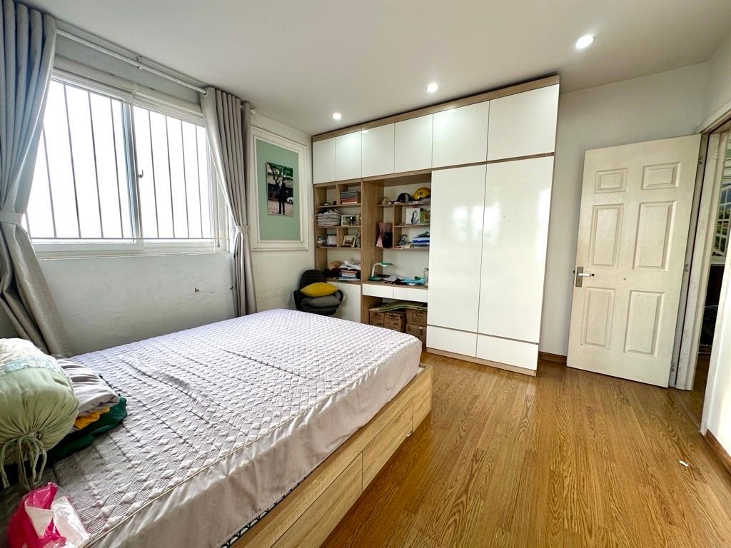 Bán nhà Nguyễn Đức Cảnh - diện tích 130m2 21 tầng - Căn lô góc 2 mặt thoáng - giá 8,5 tỷ