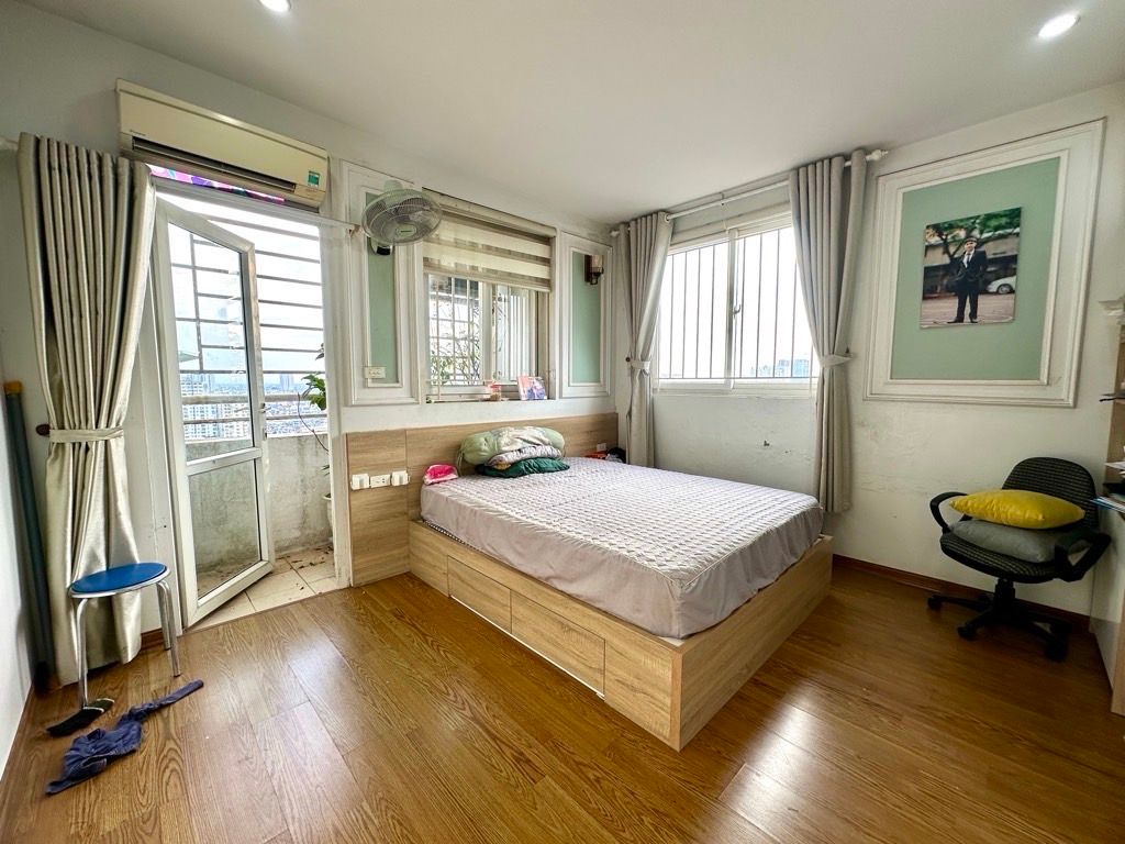 Bán nhà Nguyễn Đức Cảnh - diện tích 130m2 21 tầng - Căn lô góc 2 mặt thoáng - giá 8,5 tỷ
