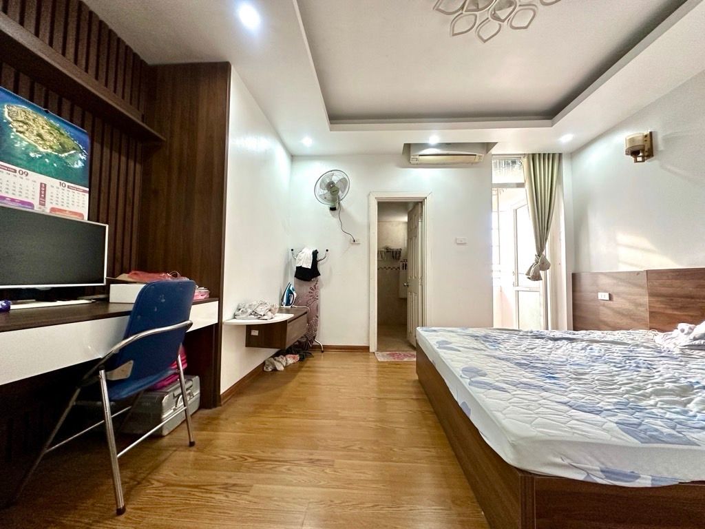 Bán nhà Nguyễn Đức Cảnh - diện tích 130m2 21 tầng - Căn lô góc 2 mặt thoáng - giá 8,5 tỷ