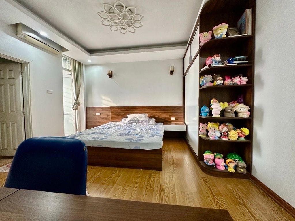 Bán nhà Nguyễn Đức Cảnh - diện tích 130m2 21 tầng - Căn lô góc 2 mặt thoáng - giá 8,5 tỷ