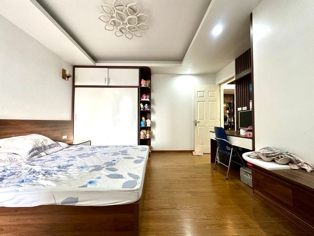 Bán nhà Nguyễn Đức Cảnh - diện tích 130m2 21 tầng - Căn lô góc 2 mặt thoáng - giá 8,5 tỷ