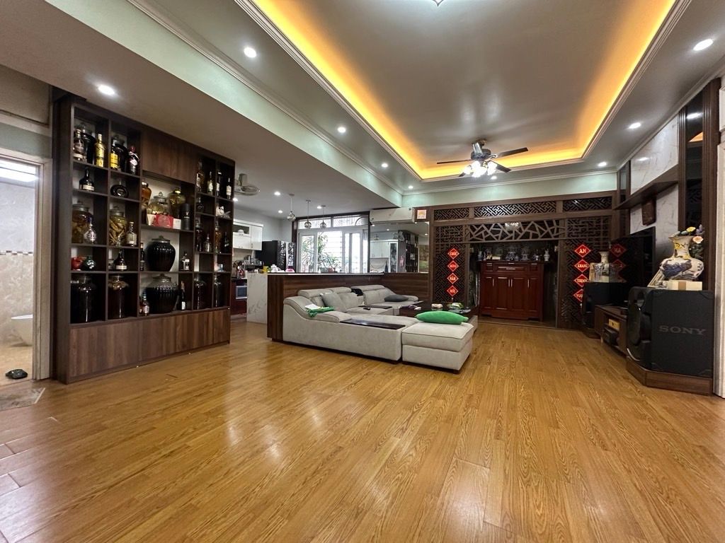 Bán nhà Nguyễn Đức Cảnh - diện tích 130m2 21 tầng - Căn lô góc 2 mặt thoáng - giá 8,5 tỷ