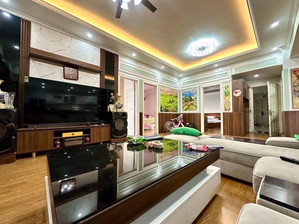 Bán nhà Nguyễn Đức Cảnh - diện tích 130m2 21 tầng - Căn lô góc 2 mặt thoáng - giá 8,5 tỷ