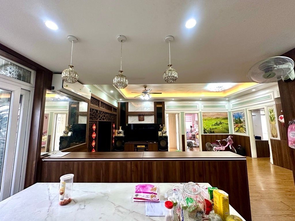 Bán nhà Nguyễn Đức Cảnh - diện tích 130m2 21 tầng - Căn lô góc 2 mặt thoáng - giá 8,5 tỷ