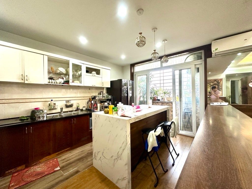 Bán nhà Nguyễn Đức Cảnh - diện tích 130m2 21 tầng - Căn lô góc 2 mặt thoáng - giá 8,5 tỷ