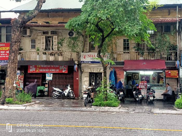 Bán nhà Trần Hưng Đạo - diện tích 210m2 2 tầng - MẶT PHỐ VIP SĂN TÌM KHÔNG THẤY - giá 300 tỷ